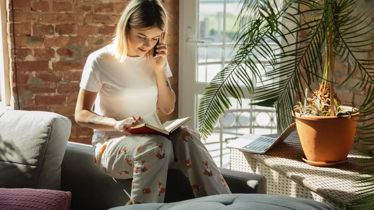 Requisiti strutturali studio psicologo: stanza dello psicologo con privacy, poltrone e ambiente riservato